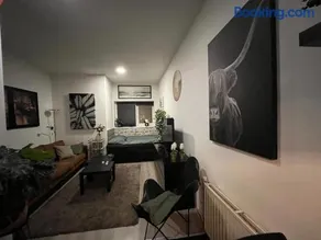 Studio E - Image 4