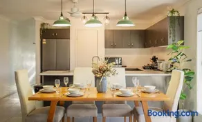 Nora Poolhouse, Peaceful Stay near all Essentials - Image 2