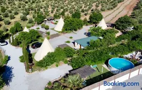 Boutique Teepee Sleeps 2 with Pool - Image 5