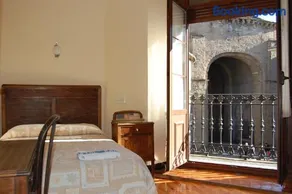 Hostal Paris - Image 4