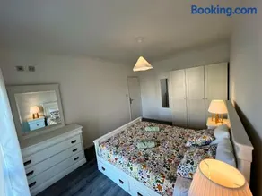 Naval Beach Apartment - Image 5