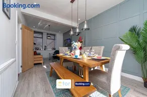 Explore Welsh Wonders, 3 Bedroom House By The One Retreats Short Lets & Serviced Accommodation Treharris - Image 3