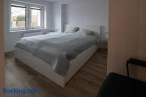 Spacious & Functional Apartment with Workspace by Noclegi Renters - Image 2