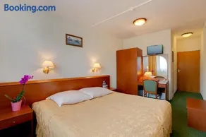 Hotel Zajazd Piastowski - Image 2