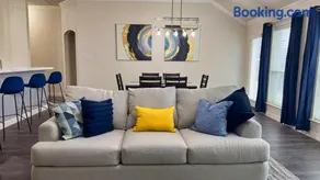 StayMansfield! Modern 3 bedroom home for stay! - Image 1