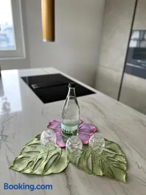 New and elegant luxury apartment - Image 2