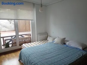 Apartamento con terraza - Image 4