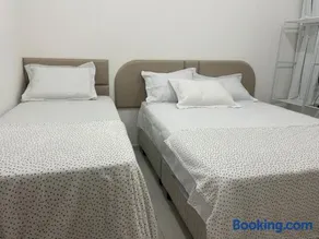 Casa com Piscina - Condomínio - Próx a Praia - Image 2