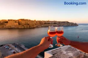 Front Row Malta - Enjoy Valletta Sunsets from this Seafront Home with 3 Bedrooms Overlooking Grand Harbour - Image 5