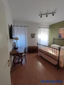 Pink house - Image 2