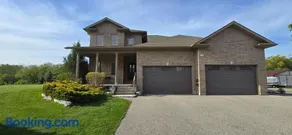 The Doon Retreat - Large Private Suite Near 401 - Image 2