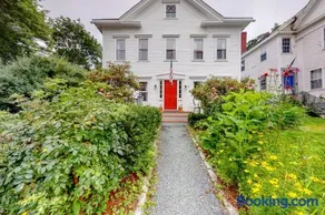 Friendly home with our separate condos & free WiFi in the heart of downtown - Image 2