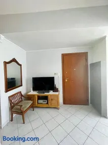Beautiful view - 2 bedroom apartment - Image 2