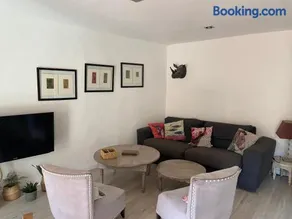 Pinky House - Image 1