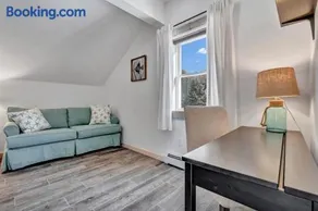 Ocean Breeze Haven - Short walk from Crescent Beac - Image 2