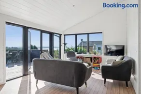 Beautiful Holiday Home With Panoramic Views Enjoy Stunning Nature - Image 1