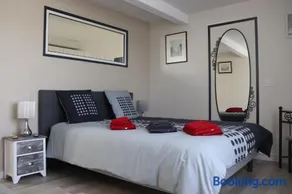 Villa des sables avec 1 studio pour 2 personnes pouvant être complété par une chambre avec sa salle de bain et WC si 4 personnes - Image 3