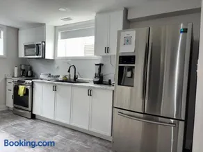 Entire 2 Bedroom Apartment in Kitchener - Image 4