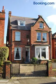 The Villa in Robin Hoods Bay - Image 1