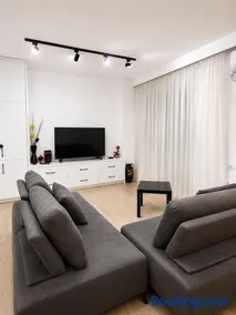 Studio Apartment - Image 5