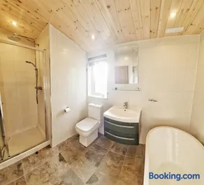 MAC Skyline Lodges - Image 3