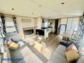 Reeva's Retreat at Littlesea Holiday Park, Weymouth - Image 2