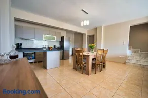 Anelia Villas Sea View - Image 4