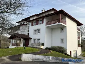 Appartement T2 RDC avec terrasse, parking, et WIFI à Cambo-les-Bains - Image 1