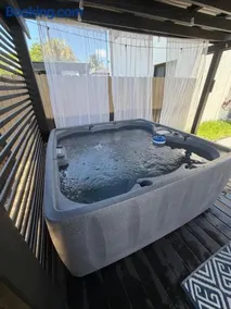 Welcome to Miami! JACUZZI SLEEPS 11 - Image 3