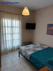 Athina Vourvourou Apartments - Image 5
