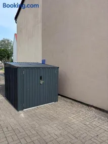 Apartment 45 - Moderne, ruhige 2 Zimmer-Wohnung mit WLAN in Wittenberge, Komplett ausgestattet mit EBK, ideal für Business, Privataufenthalte, Radfahrer sowie kurze und längere Aufenthalte - einzeln oder als Paar - Nahe Bahnhof, Zentrum - Fahrradgarage - Image 3