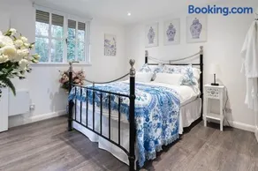 2 Chalets Sleeps 4 Peaceful Retreat - Image 2