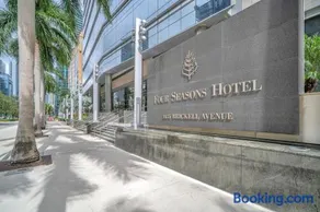 Four Seasons Miami Luxury Two-Bedroom Suite in Brickell - Free Parking - Image 1
