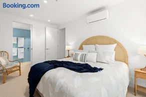 LUXE @ THE TERRACE- BRAND NEW, 250M- BEACH + TOWN! - Image 4