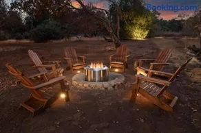 Yosemite Sunrise Retreats - Image 5
