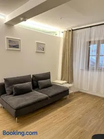 Design Stadthaus Apartment mit privatem Zugang - Image 3