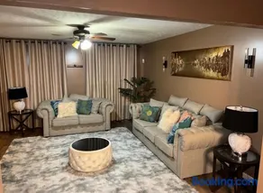 The Universal Home Stay - Image 2