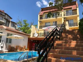 Family Hotel Central - Image 2