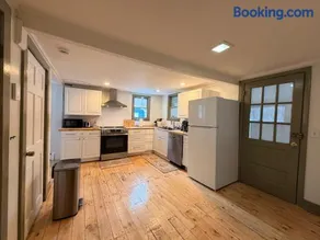 Spacious 4BR Summer Escape Queechy Lake Passes - Image 3