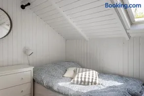 Idyllic Summer House Close To Beach And Forest - Image 1