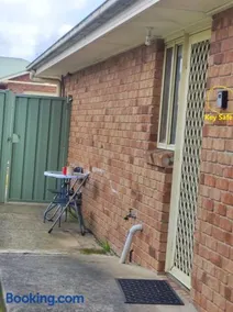 The Private Cozy Ballarat Guest Suite with Double Bed and Sofa Bed - Image 2