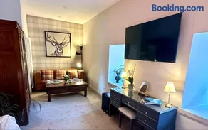Beechtree Cottage, Cairngorm Suite, Kirkmichael - Image 3