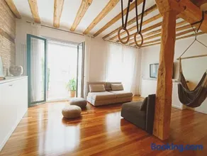 Lux Wood Loft with Air Con & Lift - Image 3