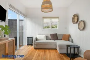 The Tree House, 6 Gowing Street - Image 1