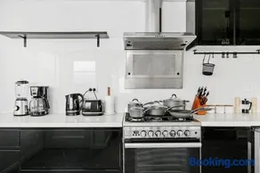 Seednest Spacious Family Home BBQ &Large Dining - Image 2