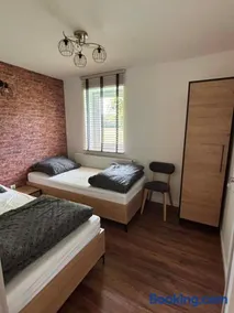 Domek Wśród Pisarzy - Image 1