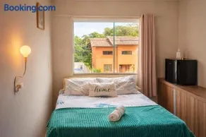 Quarto confortável em residência Familiar - WiFi - Netflix -Frigobar próx ao Aeroporto - Image 5