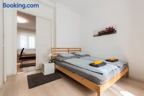 B12 Apartment Budapest - Image 4
