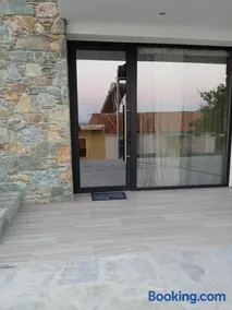 Plomari View Stone Apartments - Image 4