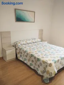 Piso céntrico con balcón en Santoña - Image 1